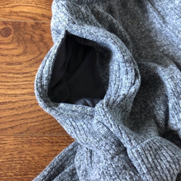 Cat & Jack gray sweater knit long sleeve dress with pockets in size S (6-7) - Picture 3 of 4